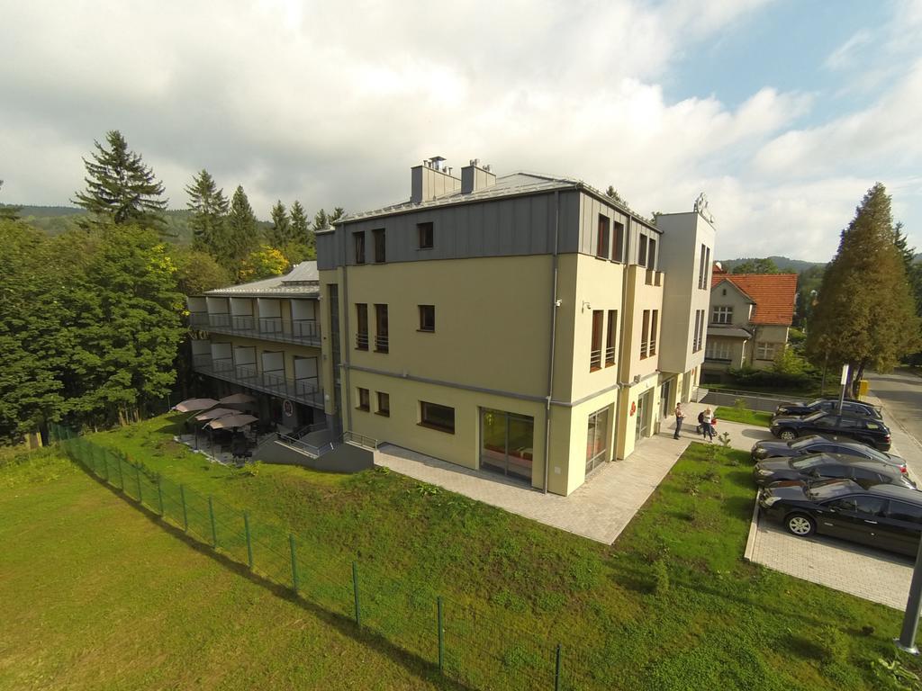 Hotel Ck Kalina à Lądek-Zdrój Extérieur photo